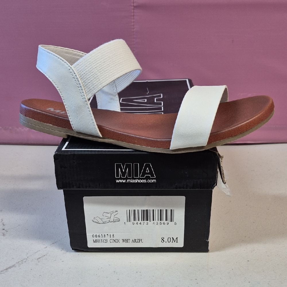 MIA Cindy Size 8M OR 9MWhite Sandal - New